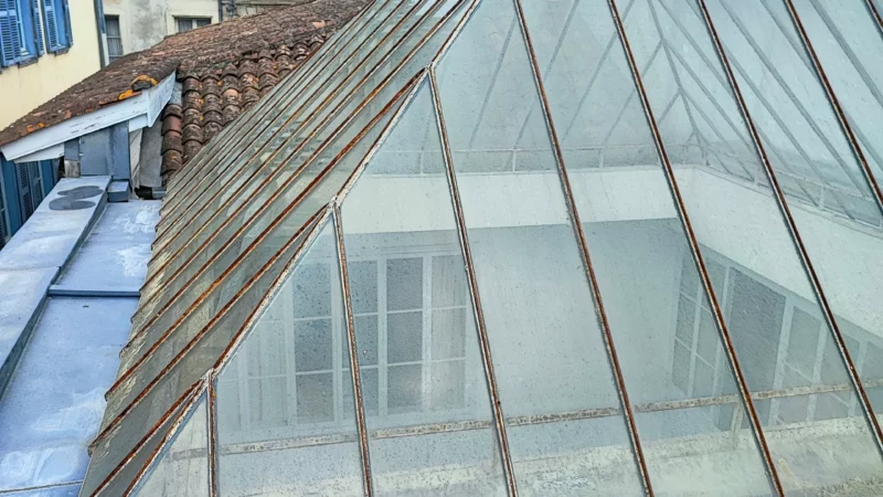 Verrière pyramidale existante vue depuis la toiture de l'immeuble Lormand.