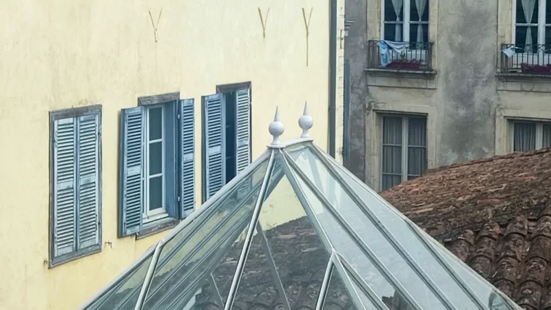 Ornements de faîtage de la verrière du 7 Lormand à Bayonne